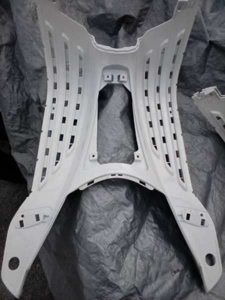 Vespa Primavera sprint Verkleidung Tritbrett