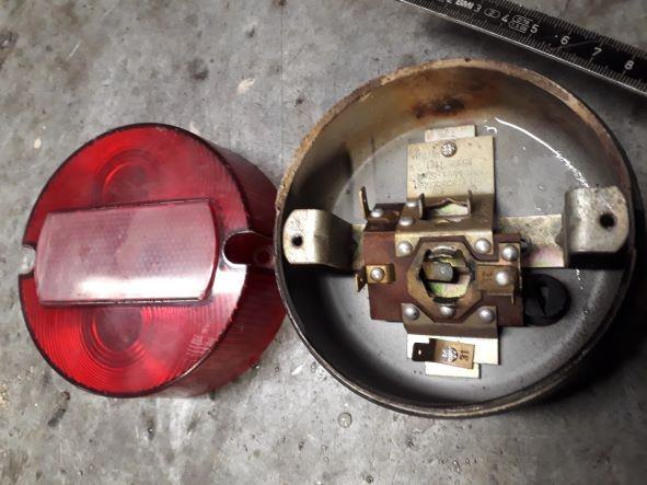 Simson MZ Rücklicht 100mm Kennzeichen beleuchtung Komplett org. DDR