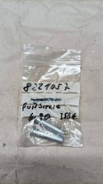 Aprilia Dorsoduro RS Fussrasten Bolzen Halter 8221057