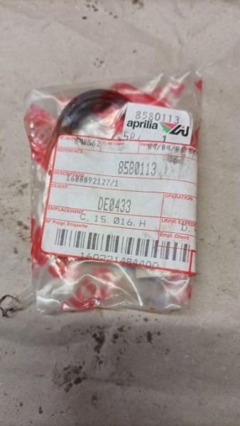 Aprilia 125 Simmerring Dichtring 24x35x7 AP8580113 Ölpumpe