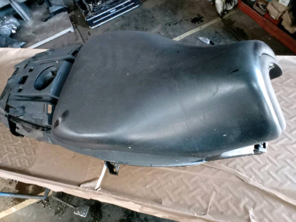 Aprilia sr50 r Factory Sitzbank