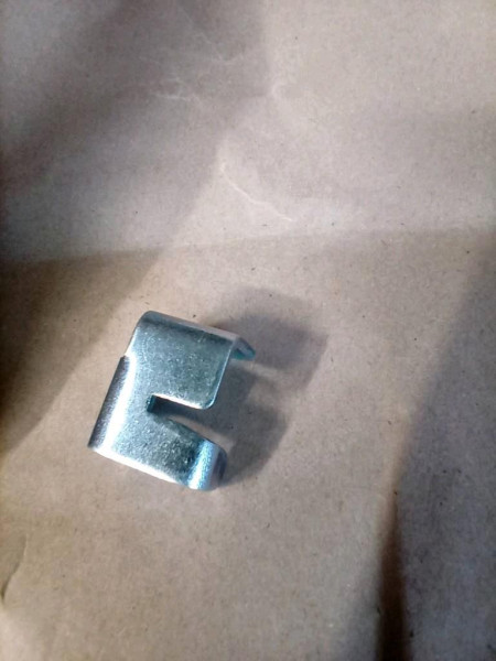 Simson s51 s50 Seitendeckelschloss Halter schließharken