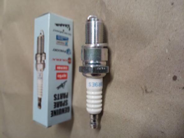 Piaggio vespa ET2 Lx50 Zündkerze NGK BR8es